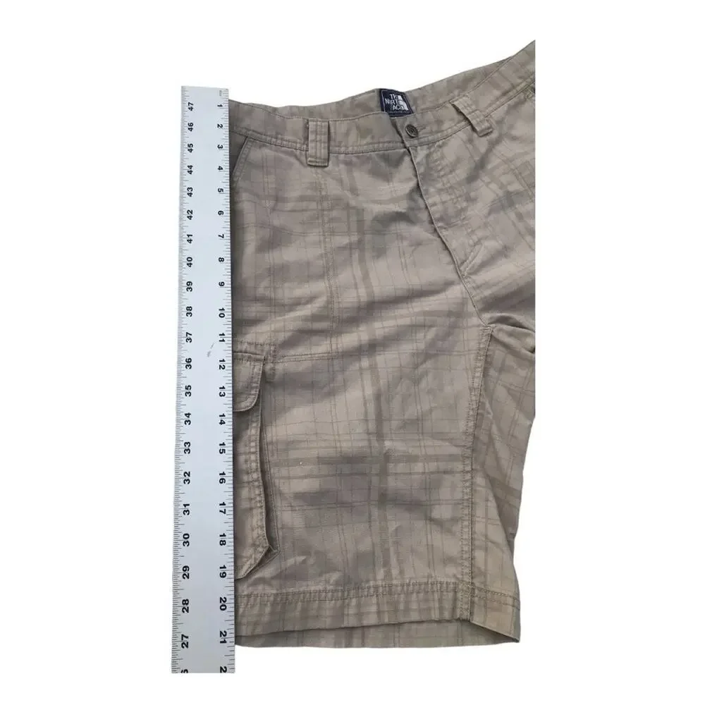 The North Face Men’s Size 38 Tan Biege Cargo Shorts Pocket Style AXEY Plaid CX92